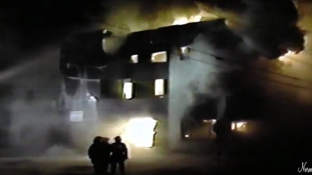 Normand DeLessard présente un incendie à l'Hôtel du Boulevard à Saint-Georges en 1989