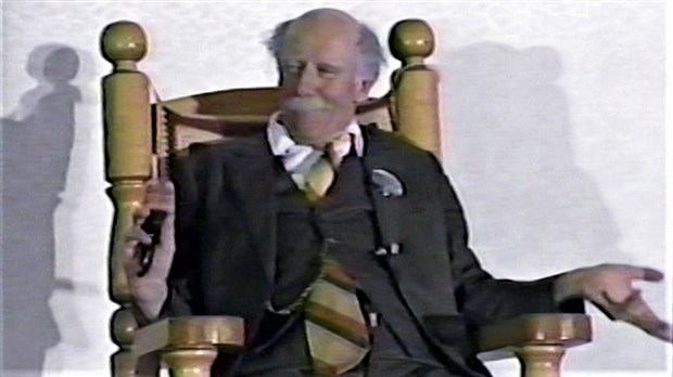 Normand DeLessard présente le Père Gédéon au Georgesville à la fin des années 1980