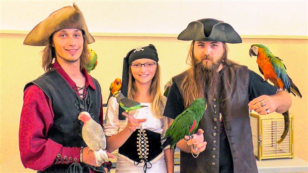 Normand DeLessard présente les Perroquets pirates aux Mardis dorés de Saint-Simon 