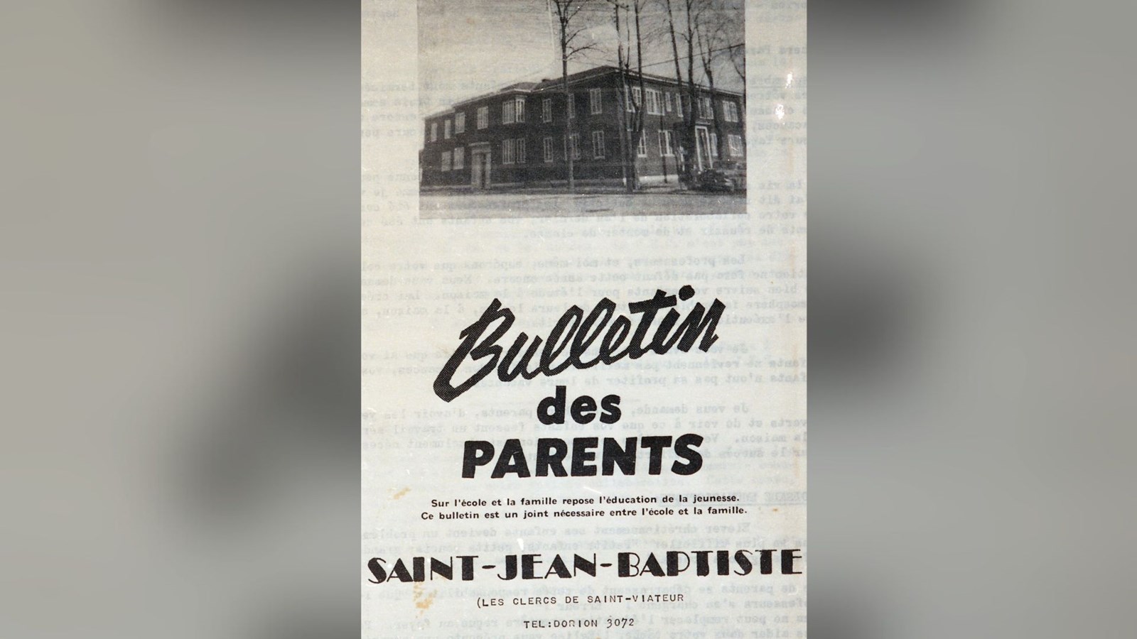 【希少】アンドレ・ブラジリエ『La Cour de l'Ecole』 Heffel | Canadas National Fine Art Auction House - Live Art