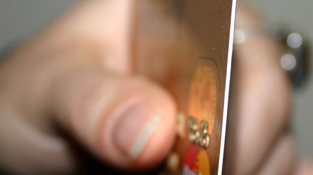 Endettement par crédit : facile de tomber dans le piège à l’approche des Fêtes