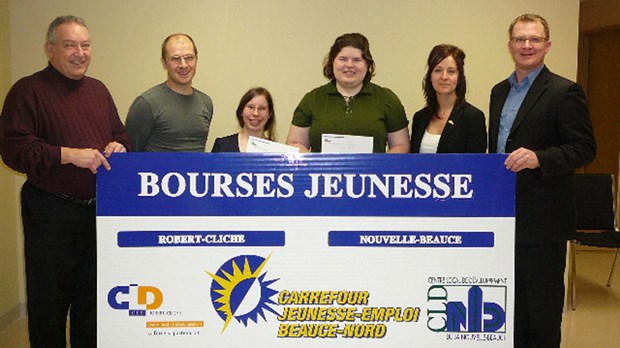 Deux jeunes femmes récompensées pour leurs efforts