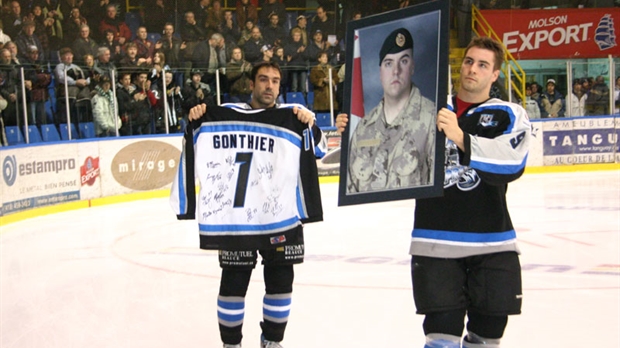 Le CRS Express rend un hommage à Étienne Gonthier