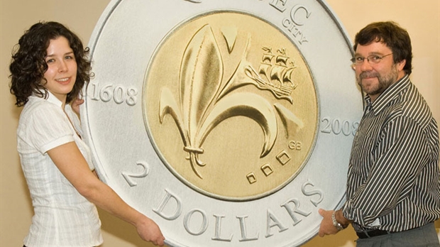 400e de Québec: Une joaillière de Saint-Georges a dessiné le nouveau 2 $