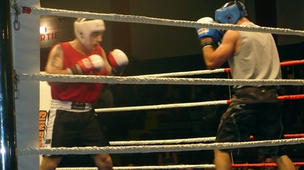 Actions et émotions lors du Super gala de boxe