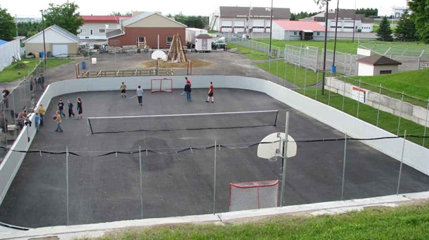 Sainte-Marguerite a son terrain de deck-hockey