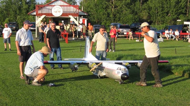 Un avion de type Hercules au Fun Fly