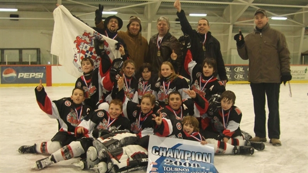 Le Pee-Wee B-2 de Saint-Georges remporte le tournoi de Lambton