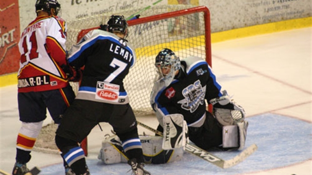 Un bel effort d’équipe permet au CRS de prendre les devants dans la série