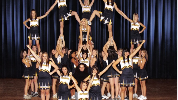 L’or pour l’équipe cadette de cheerleading des Panthères