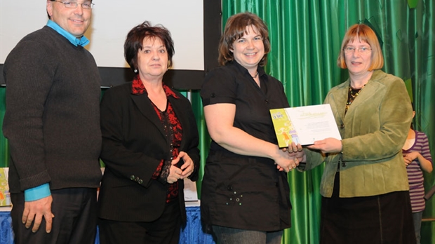 L’École des Sommets de Saint-Zacharie reçoit un prix au Salon du livre de Québec
