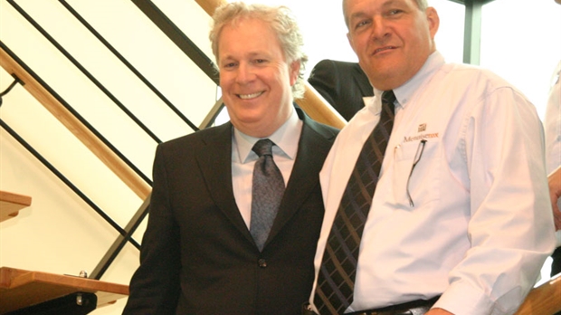 Programme SERRÉ : Jean Charest en visite à Beauceville