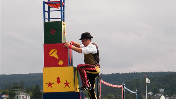 Un spectacle à la haut en couleur sur l'île ronde