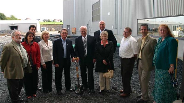 La première pelletée de terre est donnée pour une autre phase d'expansion du CIMIC