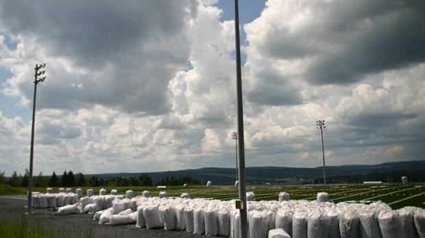 Les travaux de construction du terrain de soccer toujours interrompus
