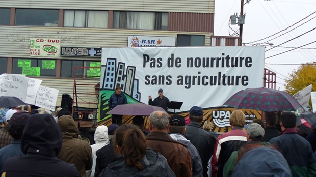 Des agriculteurs beaucerons manifestent à Montréal