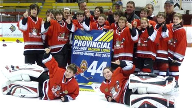 Pro-Lac remporte la finale du Tournoi de Sainte-Marie dans le CC