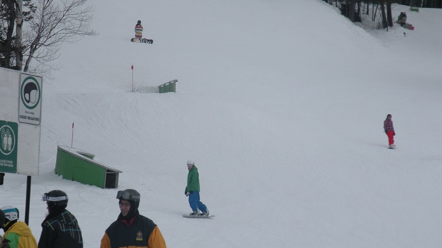 Le Centre de ski Saint-Georges initie les gens aux sports de glisse