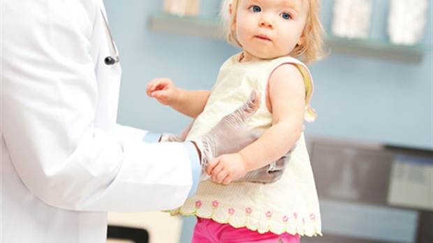 L'arthrite frappe aussi les enfants: savoir reconnaître les symptômes courants