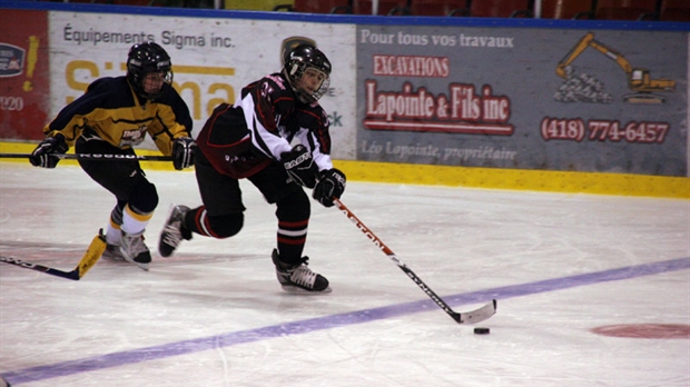 Deux fondations dévouées pour aider les jeunes à jouer au hockey