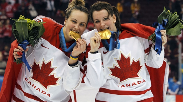 Marie-Philip Poulin soulève les Beaucerons et mène le Canada à la médaille d'or
