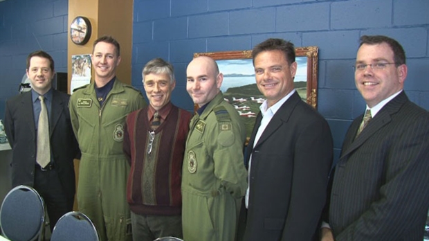 L'Aérofête Hyundai et les Snowbirds à l'aéroport de Saint-Georges le 24 juin