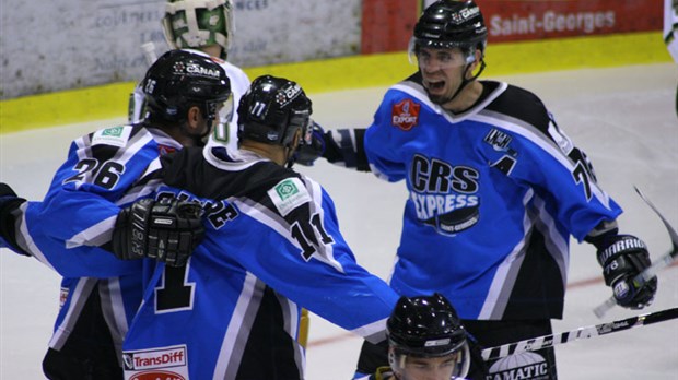 Le CRS Express écrase Saguenay et atteint la finale