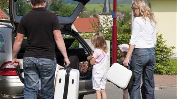 Limiter les bagages permet de passer des vacances plus reposantes