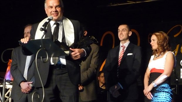 Le restaurant A & W couvert d’or au Gala de l’entreprise beauceronne