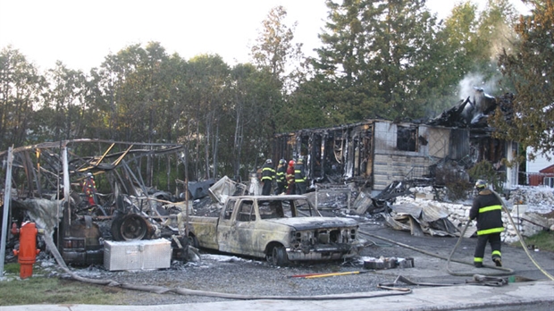 Le feu de la 127e Rue à Saint-Georges aurait débuté dans un véhicule récréatif