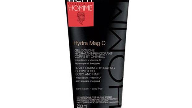 Vichy homme présente Hydra Mag C, un gel douche hydratant revigorant