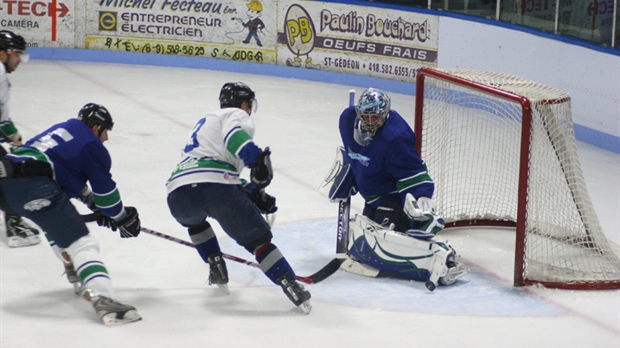 Victoire des anciens de la LNH face aux étoiles de Saint-Gédéon