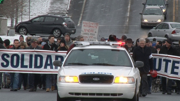 « On veut l’autoroute », scandent les manifestants