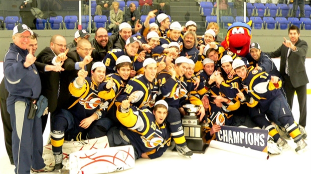Les Commandeurs de Lévis remporte le Challenge Reebok