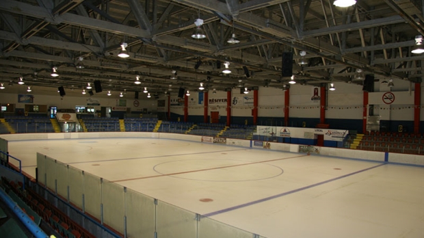 La glace de l’aréna de Beauceville demeurera ouverte cet été