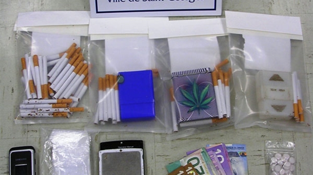 Perquisition de stupéfiants et de cigarettes de contrebande à Saint-Georges