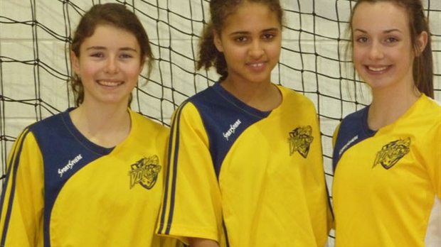 Trois adolescentes de Saint-Georges prendront part à un tournoi de soccer en Espagne