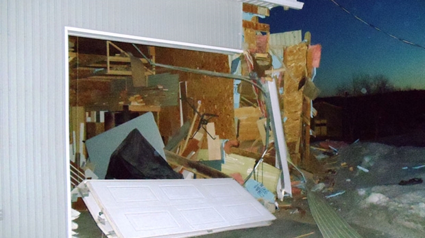 Un conducteur termine sa course contre une résidence à Saint-Georges