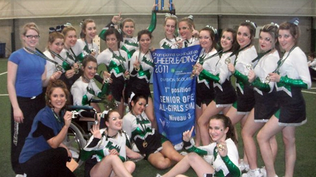 Les cheerleaders de la Polyvalente Benoît-Vachon décrochent le championnat provincial
