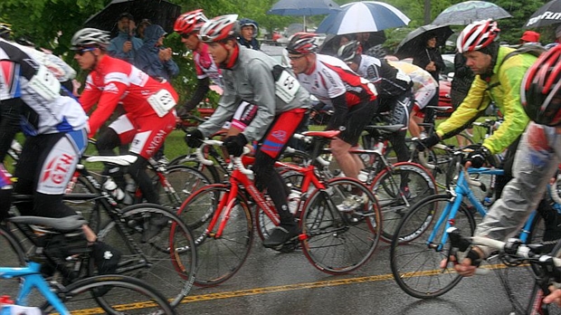 Cyclosportive sous la pluie