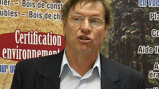 Raymond Racine décoré du prix Henri-Paul-Gagnon