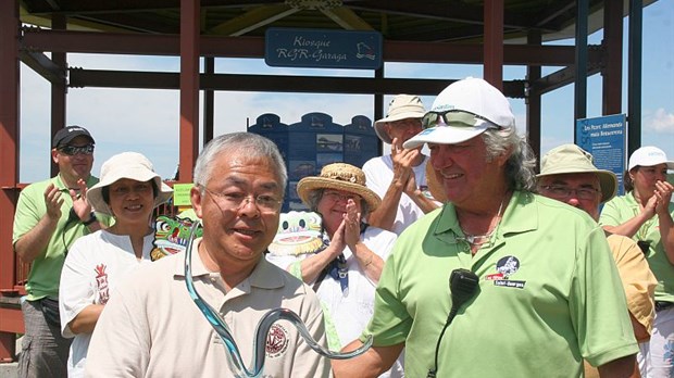 La course des bateaux-dragons, un rassemblement familial