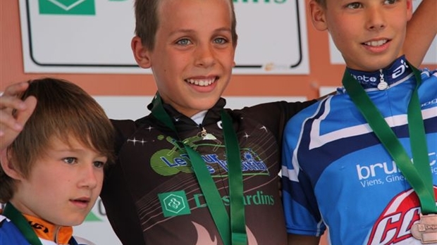 Guillaume Davidson complète sa saison de rêve sur la plus haute marche du podium en Abitibi