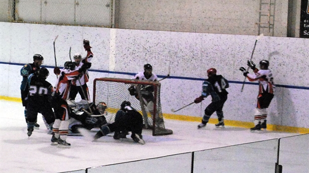 East-Broughton grimpe au 3e rang