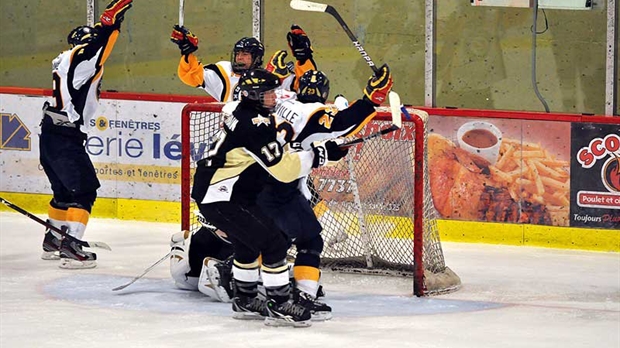 Une 3e victoire de suite pour les Commandeurs