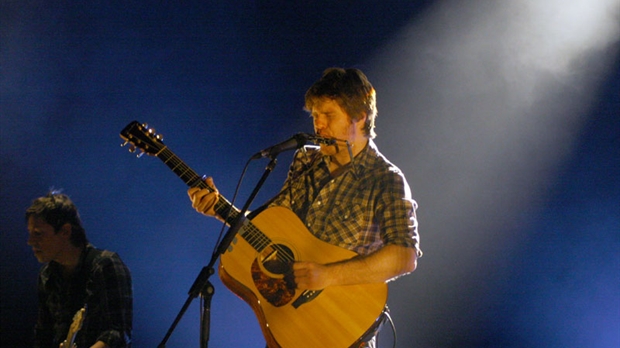 Vincent Vallières en version acoustique à Saint-Georges