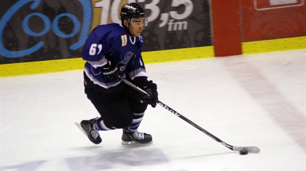 Maxime Tanguay et Michael Novosad figurent au tableau d’honneur de la LNAH