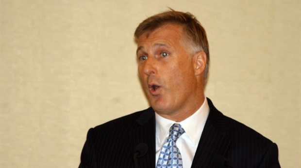 Maxime Bernier contre une participation du fédéral à l'amphithéâtre à  Laval