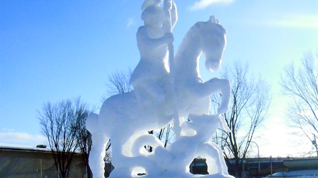 Les sculptures sur neige de l’anneau du Centre Lacroix-Dutil font fureur !