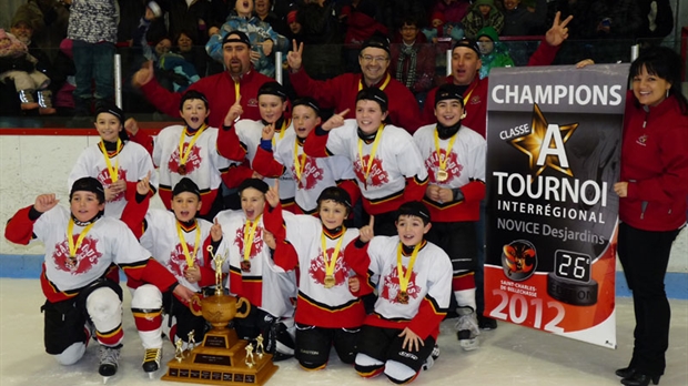 Les Caribous de Lac-Etchemin sont champions à Saint-Charles